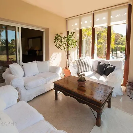 Casa Magna Marbella فيلة إِستيبونا